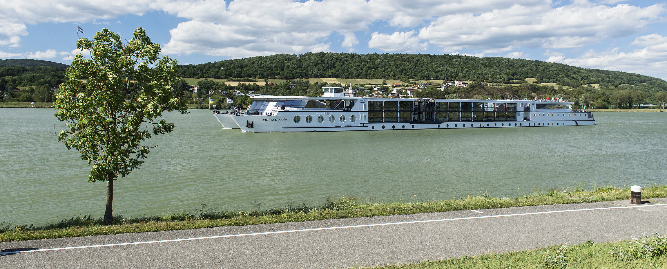 Blick auf die MSPD auf der Donau