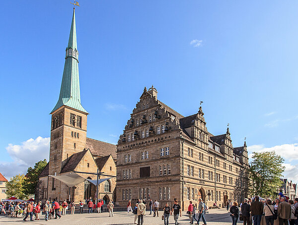 Rathaus Hameln am Weserradweg