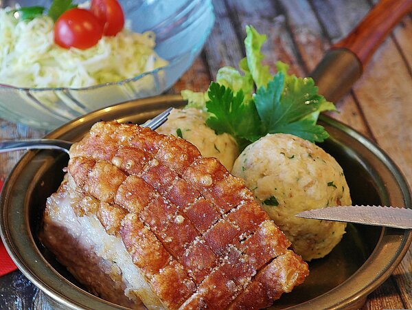 Schweinebraten mit Knödel