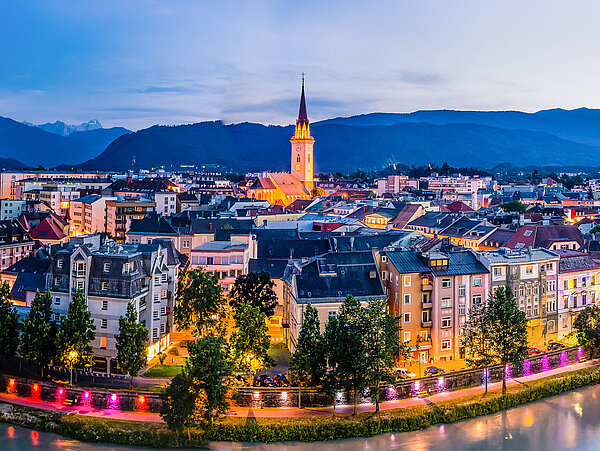 Villach bei Nacht