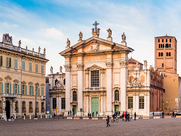 Dom San Pietro und Piazza Sordello in Mantua